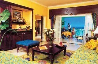 **** فندق Sandals Grande Ocho Rios Beach &Villa Resort جامايكا